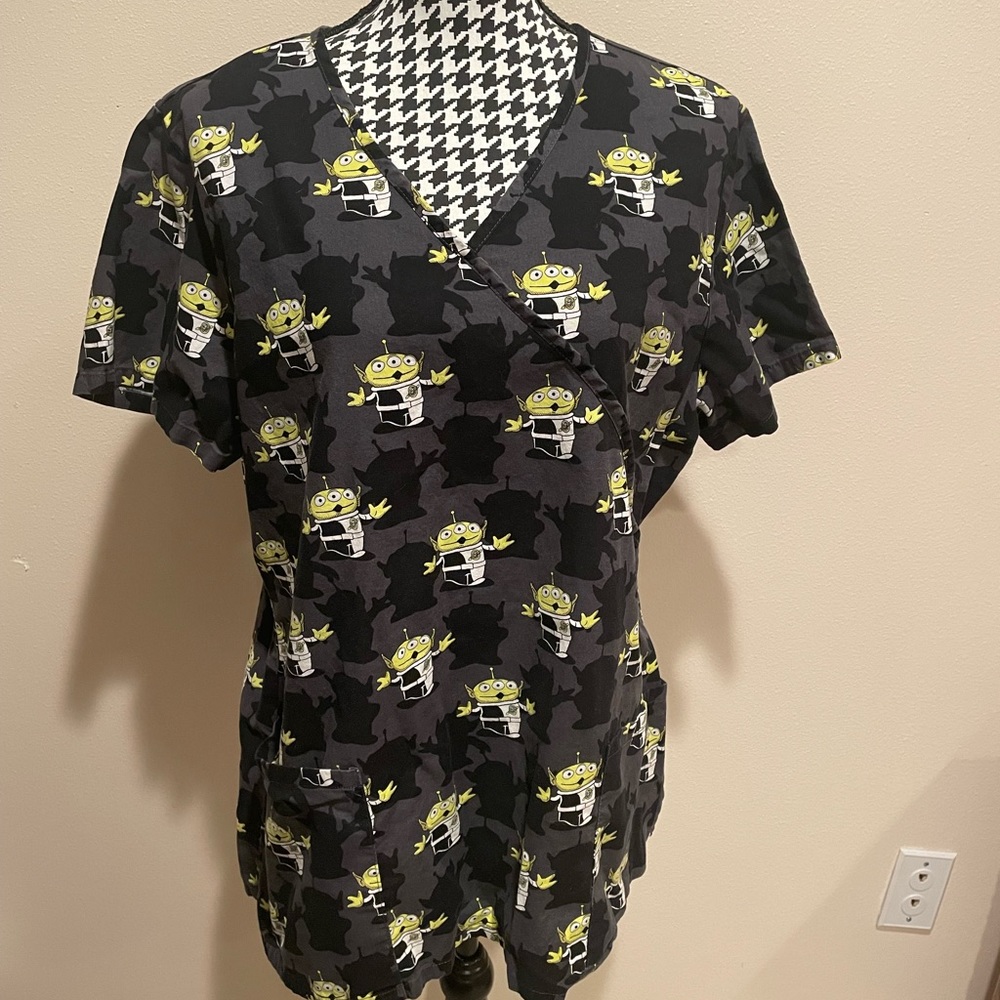 Disney Pixar Toy Story Aliens scrub top, size L